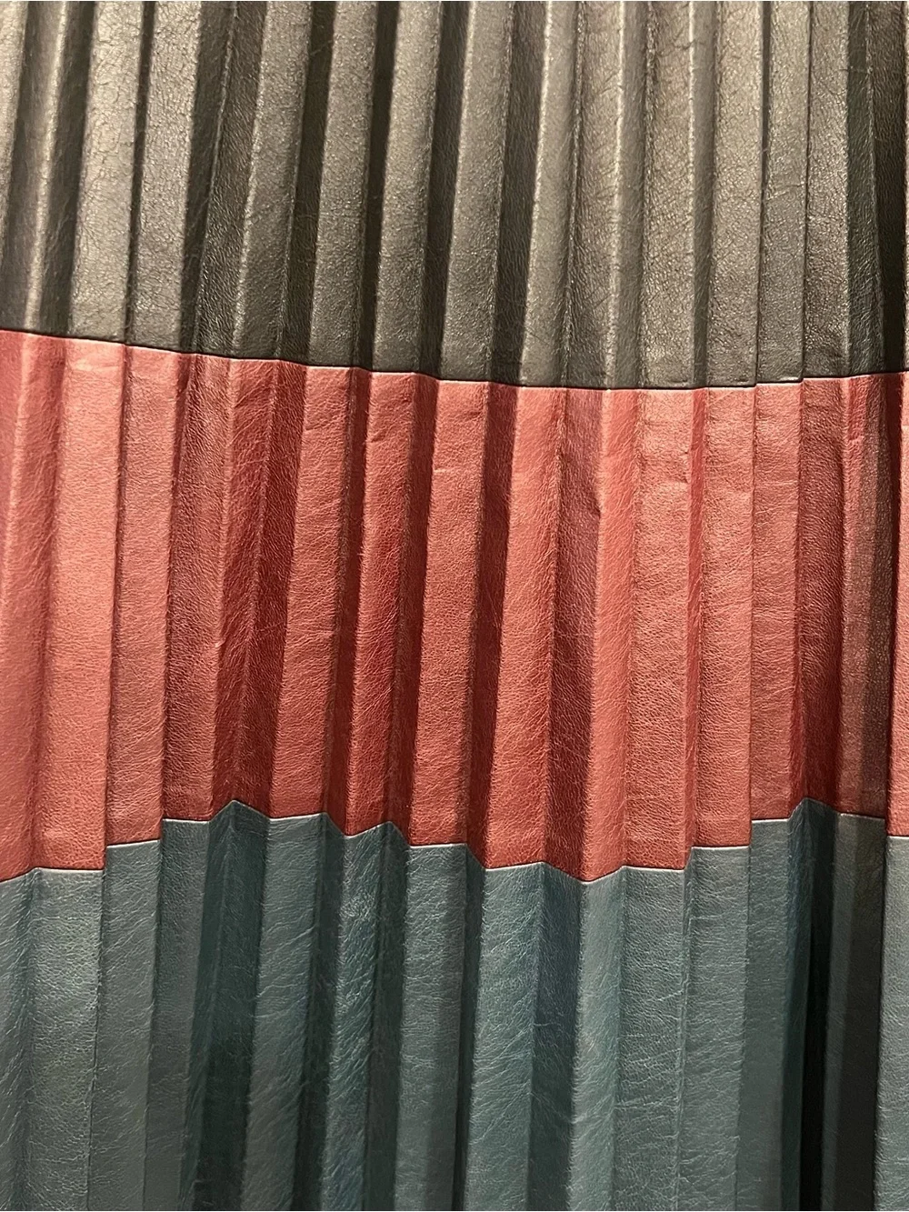 BCBGMaxAzria Black, Burgundy & Teal Pleated Midi Skirt - Picture 3 of 9